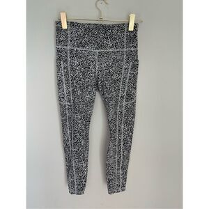 ATHLETA Ultimate Stash Textured 7/8 Tight Size Medium